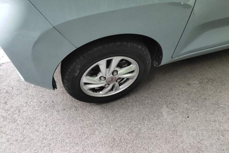 Used Wuling Hongguang MINIEV 2020 Zizai Version Lithium-NMC Left Front Wheel Hub