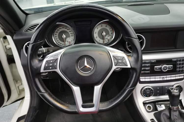 Used Mercedes-Benz SLK-Class 2011 SLK 200 Fashion Model
