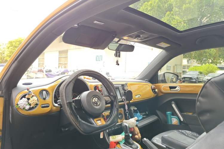 Used Volkswagen Beetle 2017 180TSI Dune Off-Road Edition Headliner