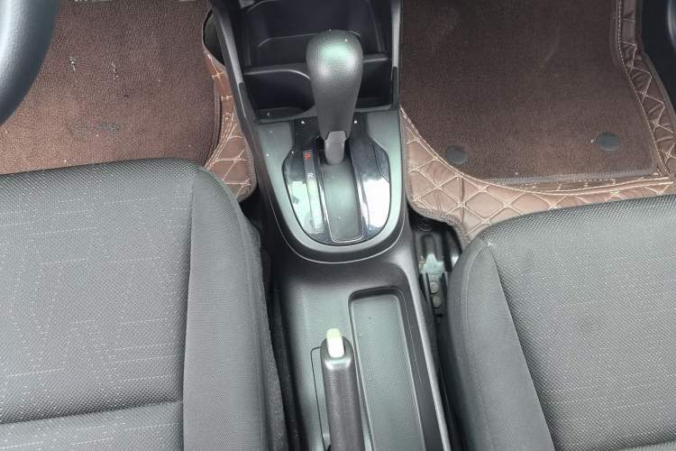 Used Honda Fit 2018 1.5L CVT Comfort Sunroof Version Gear Lever