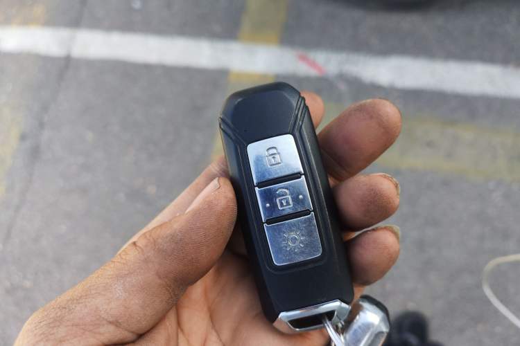 Used SWM X7 2017 1.5T Automatic Smart Enjoyment Version 7 Seats Vehicle Key