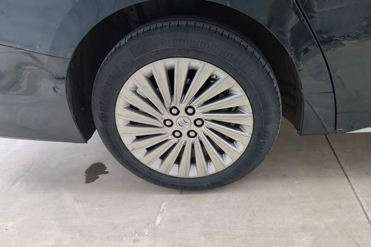 Used Buick Century 2023 2.0T Four-Seat Private Edition Right Rear Wheel Hub