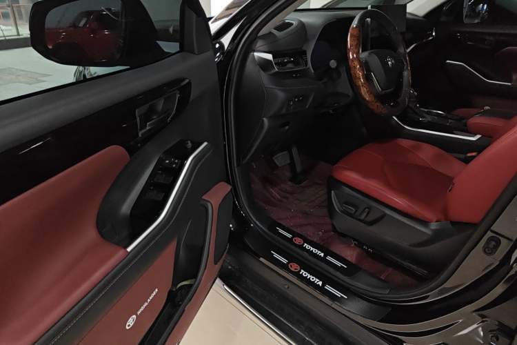 Used Toyota Highlander 2026 Model 2.5L Intelligent Electric Hybrid Dual-Engine Two-Wheel-Drive Elite Edition 5-seater
