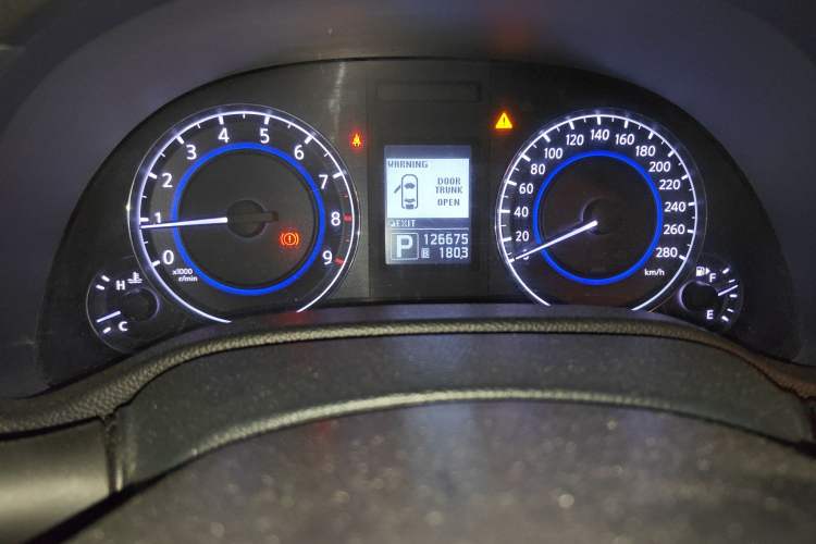 Used Infiniti G Series 2013 G25 Sedan Luxury Sport Edition Odometer Close Up