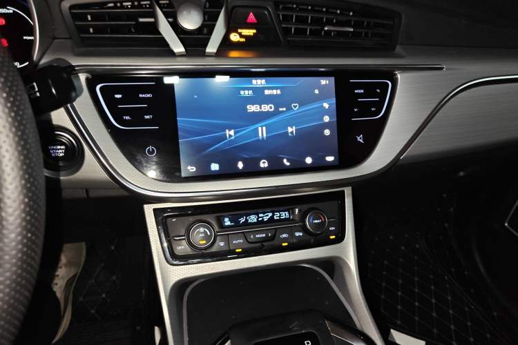 Used Geely Auto Emgrand GSe 2018 ZhenShang Model Audio And AC Panel