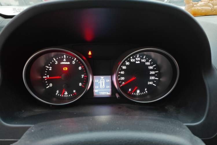 Used Haval H6 2015 Upgraded Model 1.5T Manual Two-Wheel Drive Elite Version Instrument Cluster