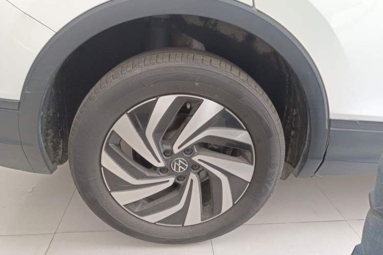 Used Volkswagen Tiguan L 2022 330TSI Automatic Two-Wheel Drive Comfort Edition Exterior 5