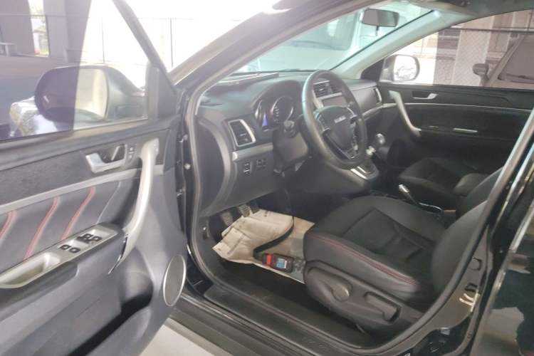 Used Haval M6 2019 1.5T Manual Two-Wheel Drive Urban Version China VI Standard Driver Seat