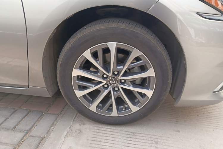 Used Lexus ES 2022 200 Excellence Edition
