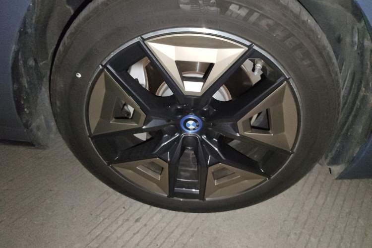 Used BMW i5 2024 eDrive 35L Luxury Model with M Sport Package