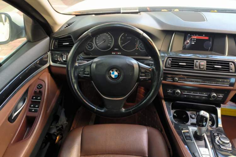 Used BMW 5 Series 2017 520Li Elegant Edition
