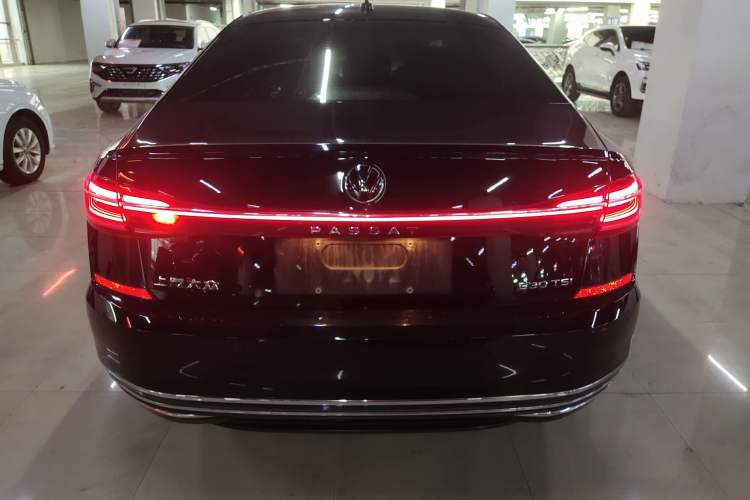 Used Volkswagen Passat 2023 Facelift 330TSI Luxury Edition
