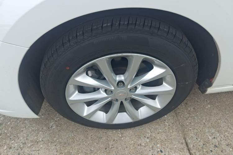 Used Chevrolet Cruze 2018 Revised Version 320 Automatic Pioneer Edition Left Front Wheel Hub