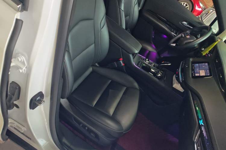 Used Cadillac XT4 2021 28T Two-Wheel Drive Leading Version
