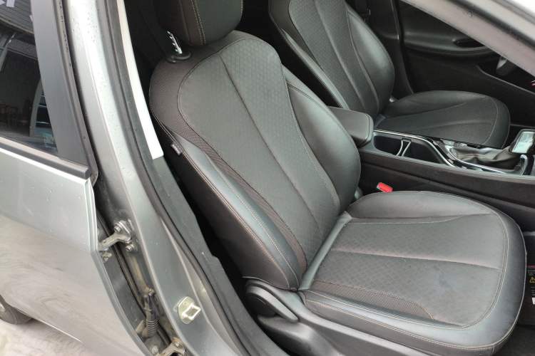 Used Buick Verano 2023 Pro Enjoyment Edition Right Front Seat