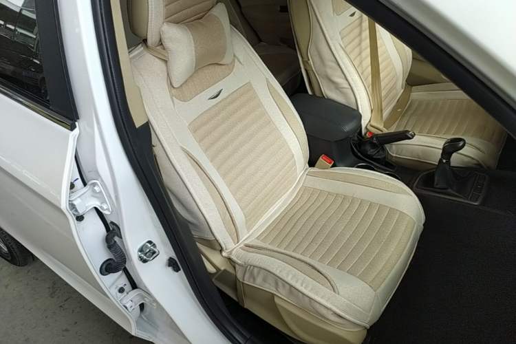 Used CHANGAN Eado 2015 1.6L Manual Luxury Model China V Standard