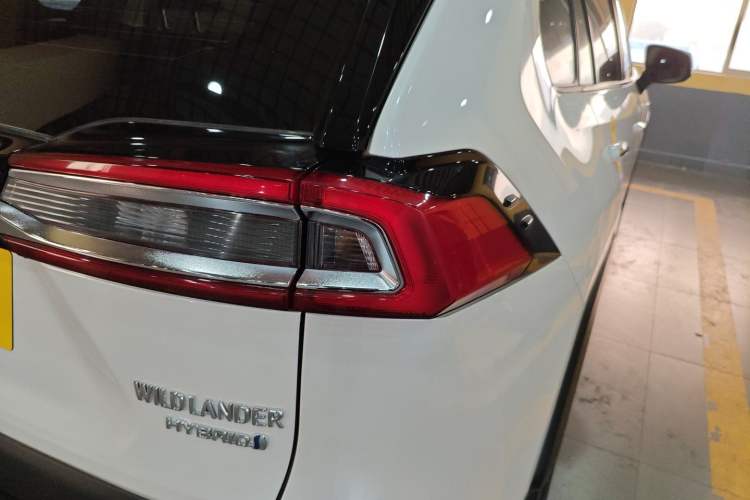 Used Toyota Wildlander 2023 Dual-Motor 2.5L E-CVT Four-Wheel Drive Prestige Edition