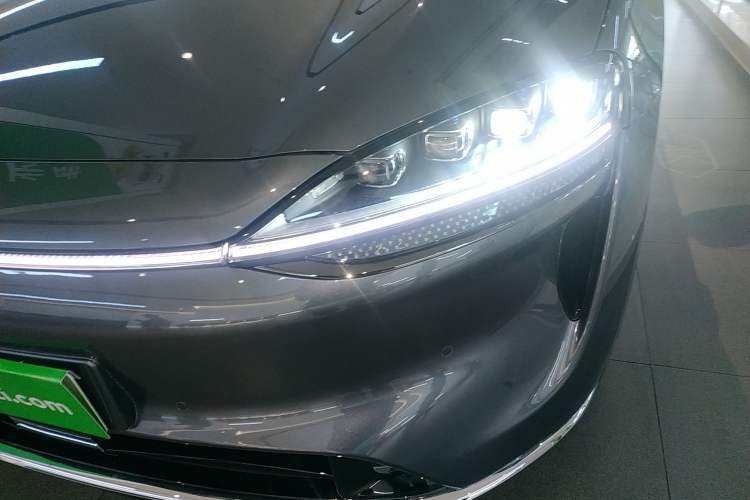 Used Hima Luxeed R7 2026 Model Range-Extending Ultra
