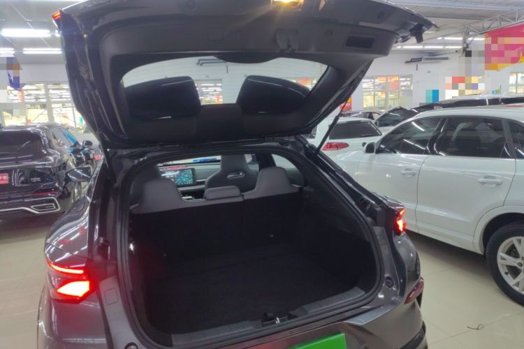 Used CHANGAN UNI-T 2023 Second-Generation 1.5T Prestige Model Trunk