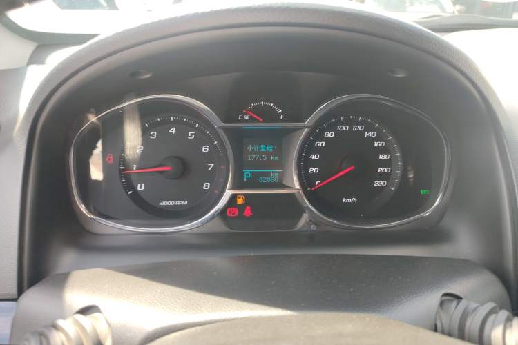 Used Chevrolet Captiva 2015 2.4L 4x4 Flagship Edition 7-Seater