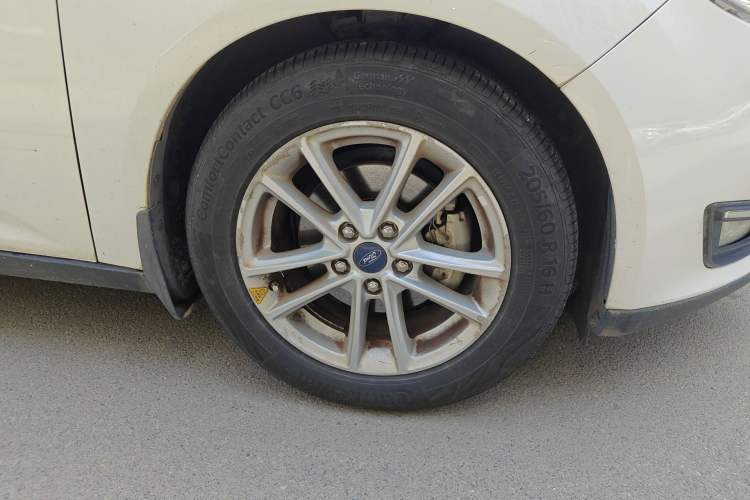 Used Ford Focus 2017 Hatchback EcoBoost 180 Automatic Elite Model Right Front Wheel Hub