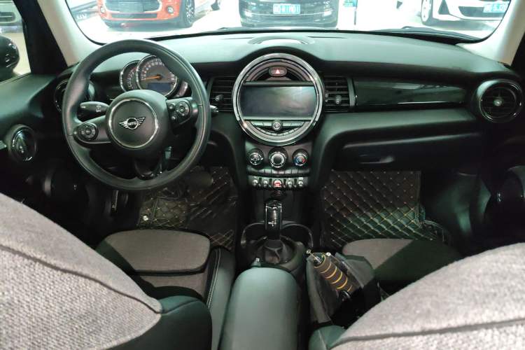 Used MINI MINI 2019 1.5T COOPER Classic Edition Five-Door Version