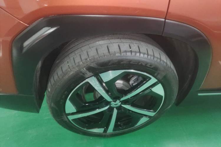 Used Nio ES7 2022 75 kWh Right Rear Wheel Hub