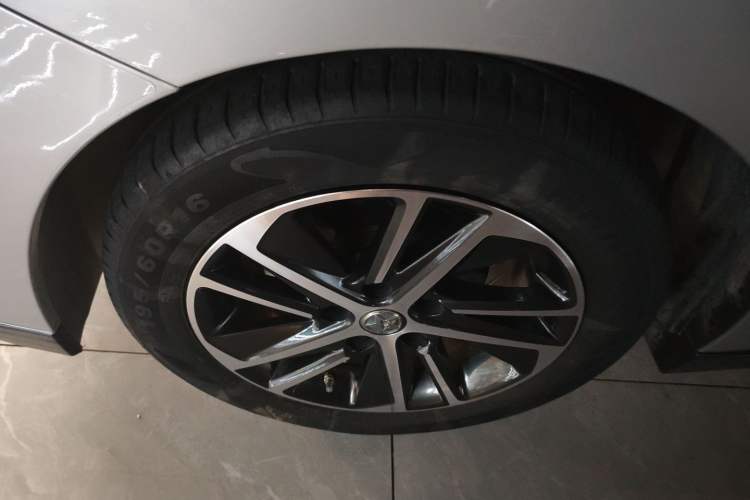 Used Venucia D60 2019 1.6L XL Manual SmartConnect Elite Edition