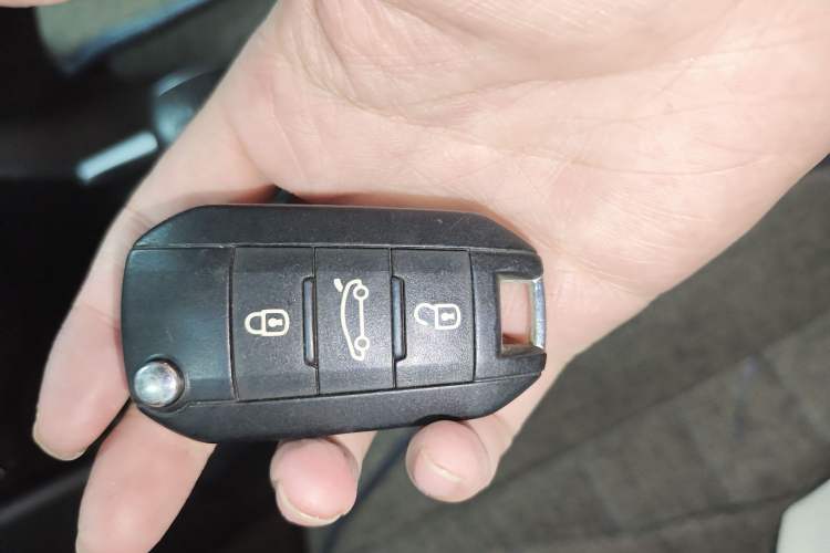 Used Peugeot 2008 2014 1.6L Manual Trend Edition