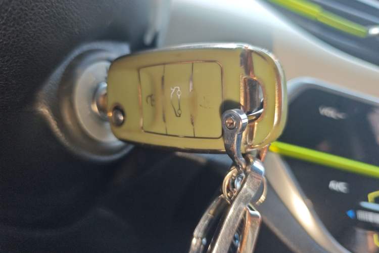 Used CHANGAN OSHAN Benni E-Star 2022 Qingxin Edition Colorful Model Lithium-NMC Vehicle Key