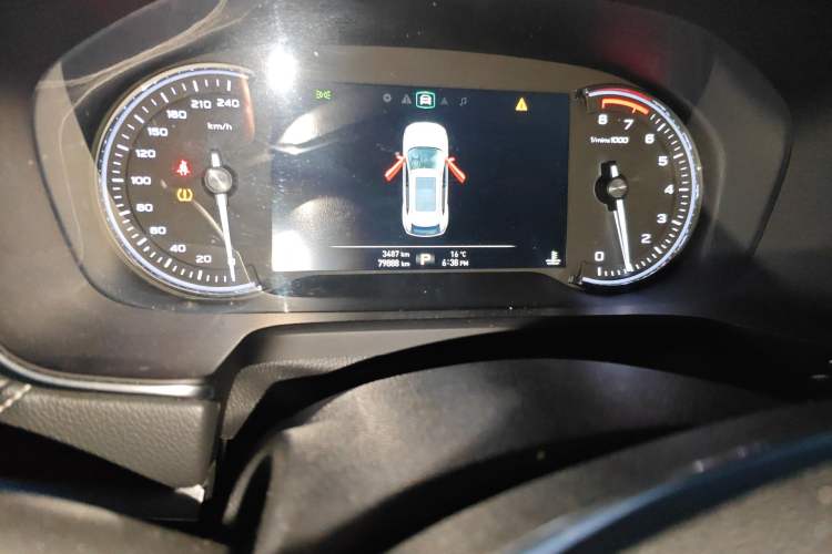 Used Roewe RX5 2016 30T Four-Wheel Drive Automatic Internet Smart Luxury Edition Odometer Close Up