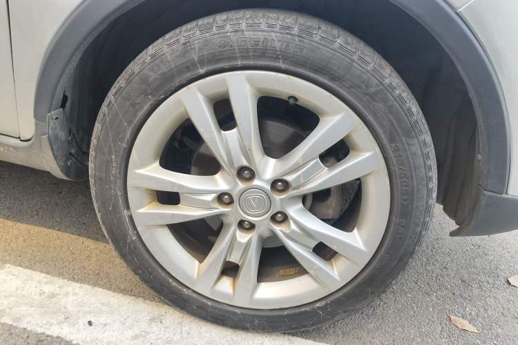 Used CHANGAN CS35 2014 1.6L Automatic Luxury Model China IV Standard
