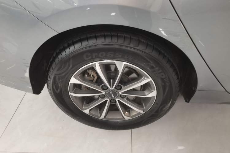 Used BYD Destroyer 05 2023 Champion Edition DM-i 55KM Luxury Model Right Rear Wheel Hub