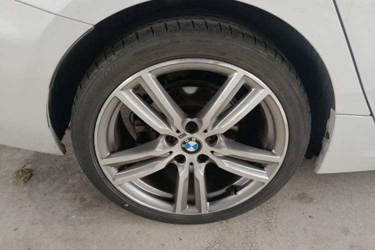 Used BMW 1 Series 2019 120i Leading Model M Sport Package Exterior 5