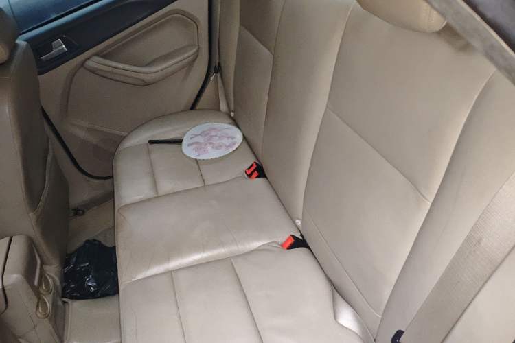 Used Ford Focus 2011 Sedan 1.8L Automatic Fashion Edition
