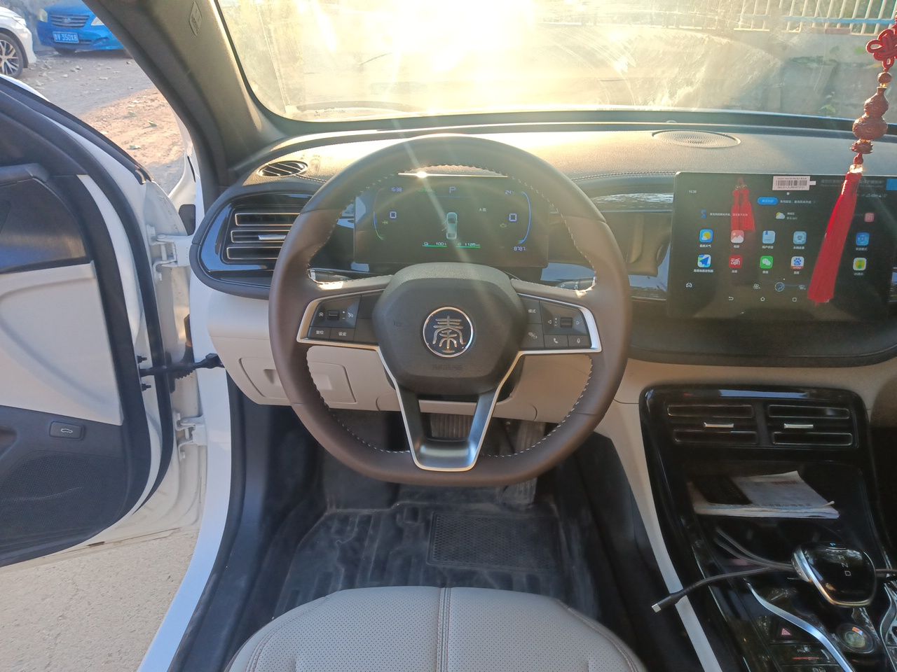 BYD Qin PLUS 2024 HONOR Edition DM-i 55KM Leading Model — снимка 10