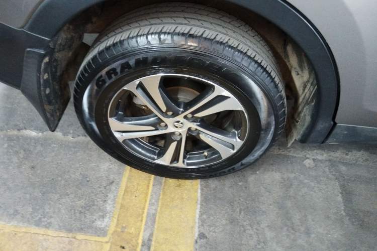 Used Toyota RAV4 2015 2.0L CVT Two-Wheel Drive Fashion Edition