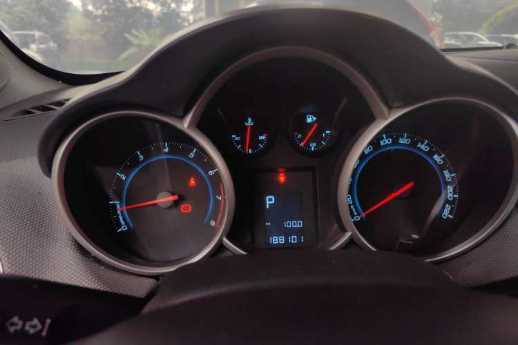 Used Chevrolet Cruze 2013 1.8L SE AT Instrument Cluster