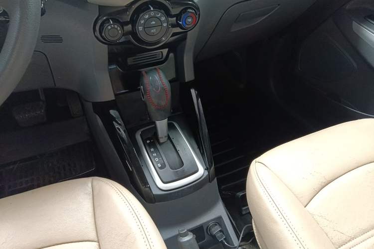 Used Ford EcoSport 2013 1.5L Automatic Fashion Model