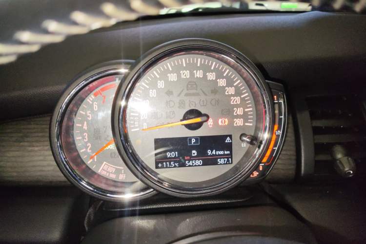 Used MINI MINI 2017 1.5T COOPER Ice Blue Limited Edition Five-Door Version
