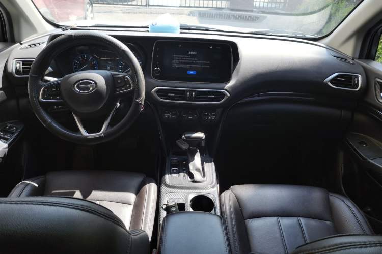 Used GAC Trumpchi GS4 2018 235T Automatic Two-Wheel Drive Luxury Smart Connectivity Millionth Anniversary Edition