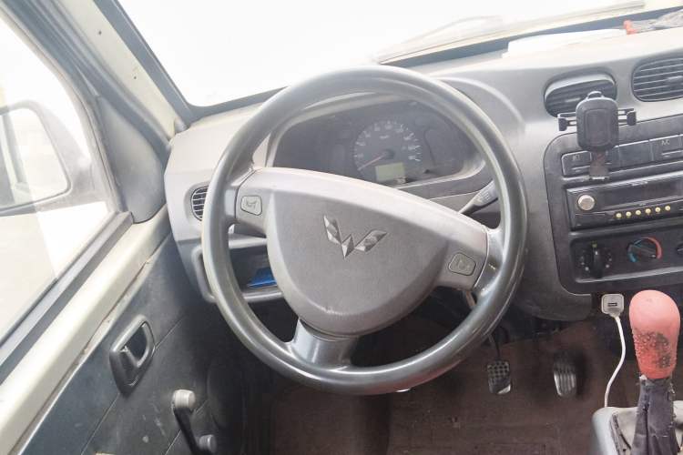 Used Wuling Zhiguang 2010 1.0L New Version Liye Style with Shorter Body
