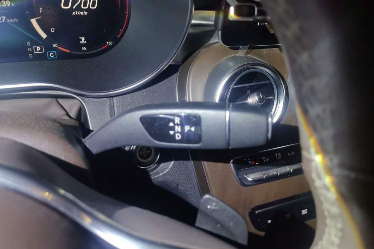 Used Mercedes-Benz GLC 2020 GLC 260 L 4MATIC Luxury Model Gear Lever