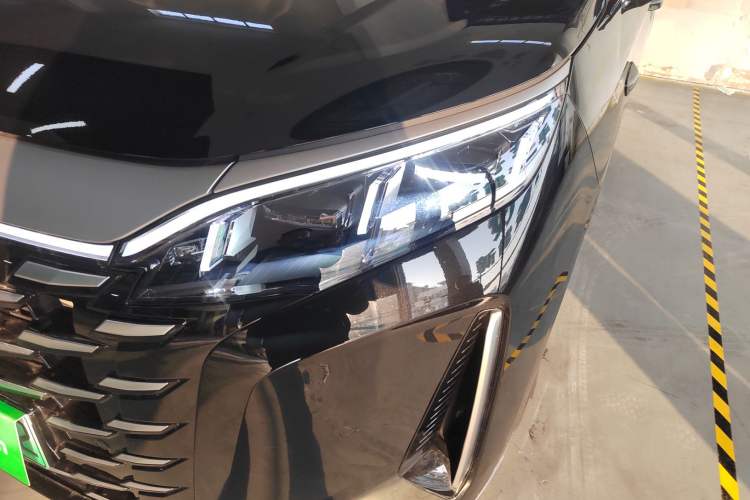 Used BYD Xia 2025 DM-i 1.5T 180km Excellence Model
