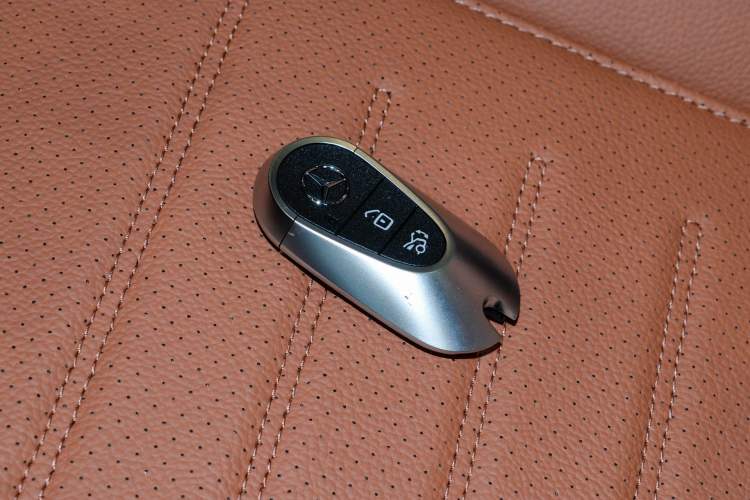 Used Mercedes-Benz GLC 2026 GLC 260 L 4MATIC Classic Edition Interior 1