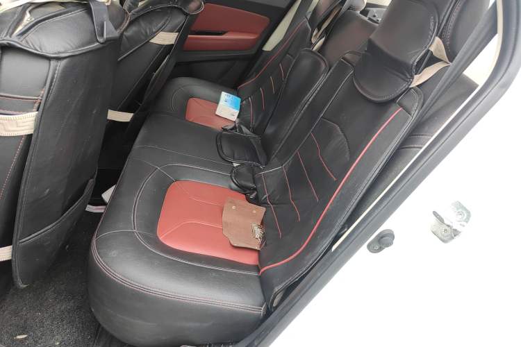 Used Haval H1 2016 Revised Version Blue Badge 1.5L AMT Luxury Edition Left Rear Seat