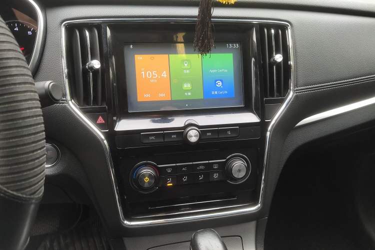 Used Roewe RX5 2016 20T Two-Wheel Drive Automatic Flagship Edition Audio And AC Panel