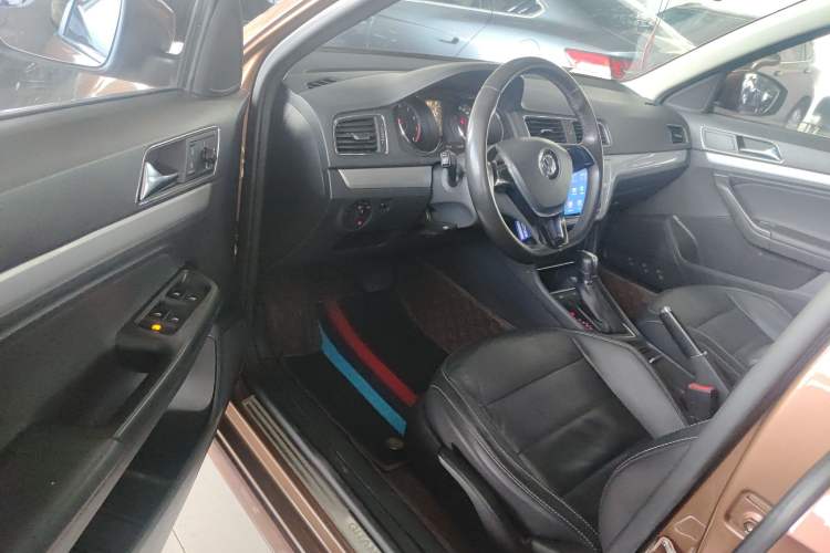 Used Volkswagen Gran Lavida 2015 230TSI DSG Comfort Edition
