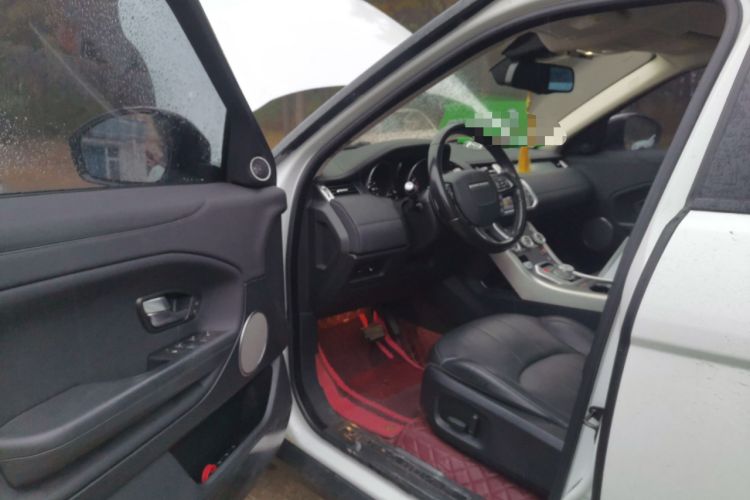 Used Land Rover Range Evoque 2016 2.0T PURE Style Edition Interior 3