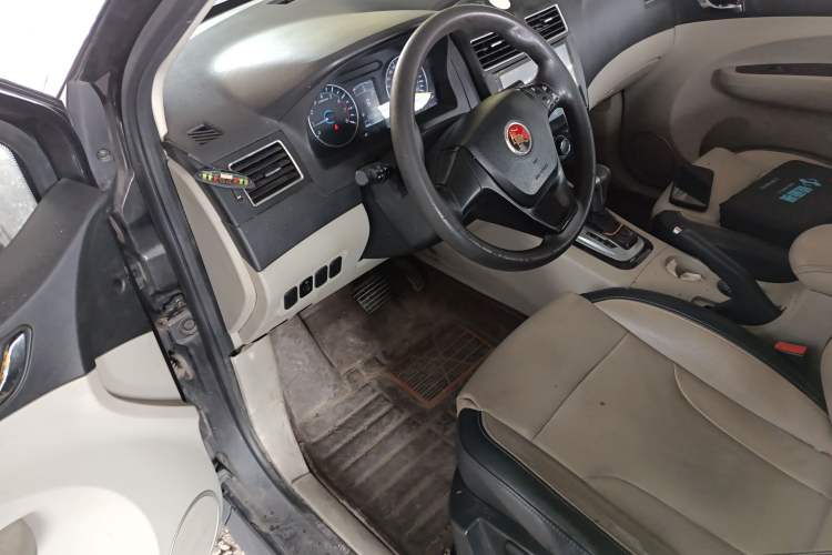 Used FORTHING Joyear XV 2016 1.6L CVT Comfort Model Driver Seat